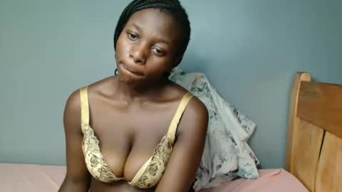 Snapshot of beverly_bay chatting on May 19, 2026, 2:01 pm beverly online show from May 19, 2026, 2:01 pm