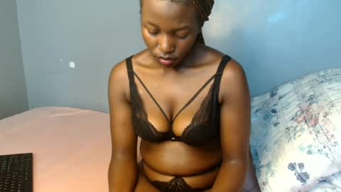 Snapshot of beverly_bay chatting on July 14, 2026, 12:00 pm beverly online show from July 14, 2026, 12:00 pm