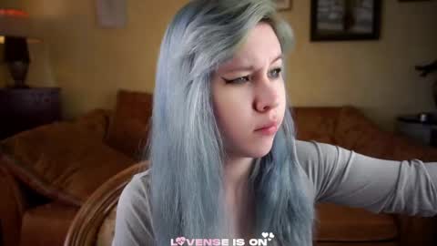 Eliz online show from June 3, 2026, 2:36 am