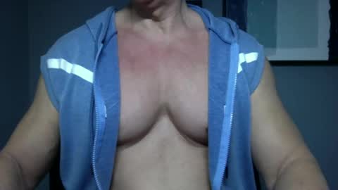 BGDKMUSCLEGUY - SELECTED BY CHATURBATE AS A TOP BROADCASTER FOR 2023 online show from December 31, 2024, 4:35 pm