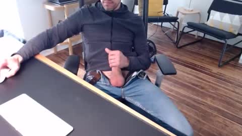 Snapshot of bi_sexy_man chatting on May 21, 2026, 2:24 pm bi_sexy_man online show from May 21, 2026, 2:24 pm