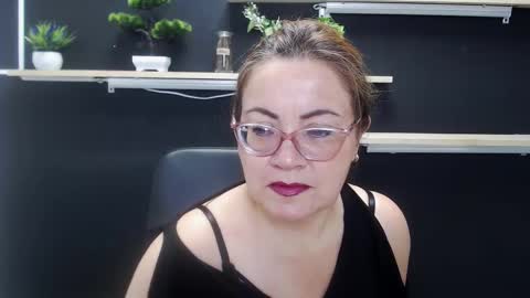 bianca_velvet online show from March 12, 2026, 4:02 pm