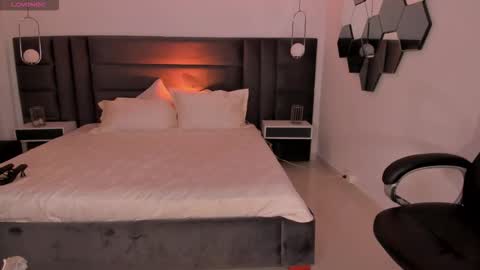 Bianca Pierce online show from October 24, 2025, 11:39 am