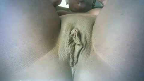 pretty online show from February 24, 2025, 9:21 am