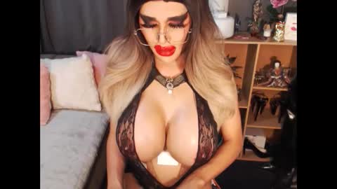 Loraine Cruz online show from September 16, 2025, 5:47 pm