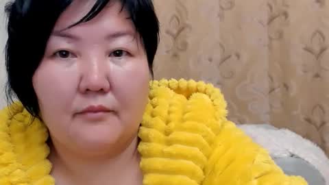 Kira online show from November 4, 2025, 1:43 pm