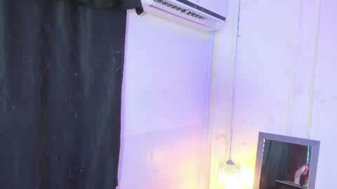 VIOLETA online show from June 14, 2026, 2:24 am