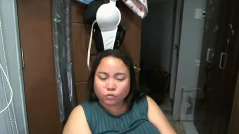 Snapshot of bigboobslyn chatting on June 12, 2026, 8:19 pm bigboobslyn online show from June 12, 2026, 8:19 pm