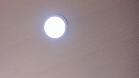   online show from October 17, 2025, 10:07 am