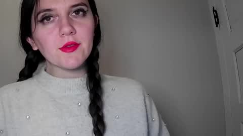 Isabella online show from January 30, 2025, 8:01 am