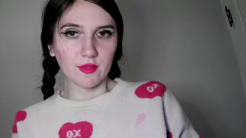 Isabella online show from February 7, 2025, 8:42 pm