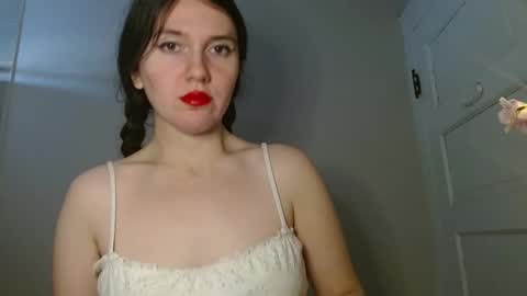 Isabella online show from December 16, 2025, 8:14 pm