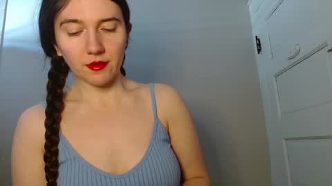 Isabella online show from February 5, 2026, 6:01 pm