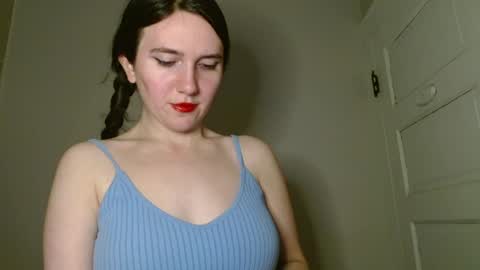 Isabella online show from March 17, 2026, 7:12 am