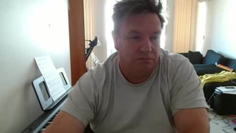 bigboybenny176 online show from April 18, 2026, 3:43 am