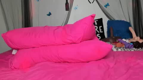 bigbuttsarena online show from January 13, 2025, 2:07 am