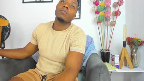 Snapshot of bigcock_latin01 chatting on January 20, 2025, 3:15 am sexy muscle online show from January 20, 2025, 3:15 am