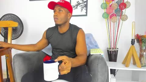 Snapshot of bigcock_latin01 chatting on February 3, 2025, 2:47 am sexy muscle online show from February 3, 2025, 2:47 am