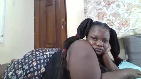 Snapshot of bigdarkass chatting on June 4, 2026, 9:32 pm VIOLET online show from June 4, 2026, 9:32 pm