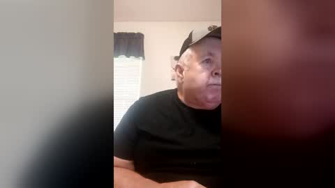 Snapshot of bigeoo76 chatting on July 8, 2026, 8:35 pm bigeoo76 online show from July 8, 2026, 8:35 pm