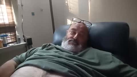 bigfuzzyteddybear online show from April 29, 2026, 11:00 pm