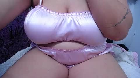 Snapshot of bigg_boobs_xxx chatting on June 11, 2026, 3:04 am Sunny online show from June 11, 2026, 3:04 am