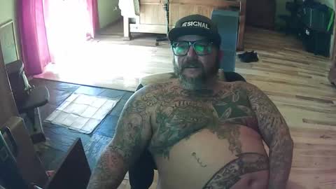 biggdaddy4206913 online show from October 29, 2025, 7:48 pm