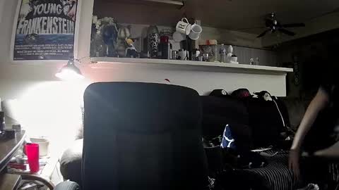 biggerisbetter21 online show from December 8, 2024, 5:18 am