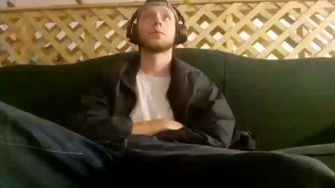 biggestboiiii online show from March 7, 2025, 3:19 am