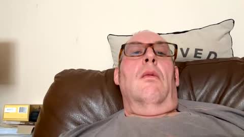 biggloves4bighands online show from November 18, 2025, 12:31 pm