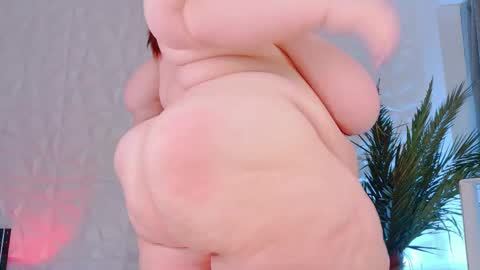 BIGGY MELON online show from February 10, 2025, 4:36 pm