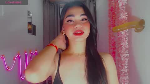 kiaaannaaaa online show from April 21, 2026, 10:23 pm