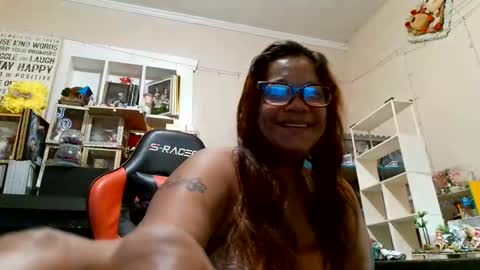 the Mini mami online show from October 28, 2025, 11:25 am