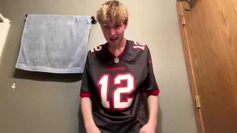 bigskinnyboyshh online show from December 9, 2024, 10:22 am