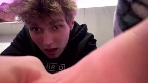 bigskinnyboyshh online show from December 18, 2024, 2:21 am