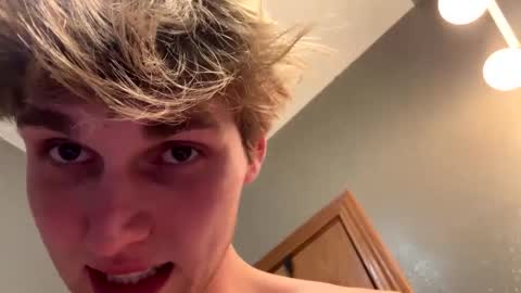 bigskinnyboyshh online show from December 27, 2024, 8:35 am