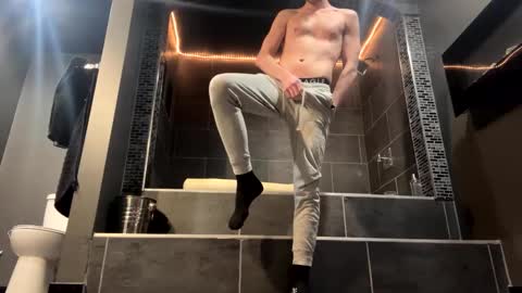 bigskinnyboyshh online show from February 8, 2025, 1:32 am