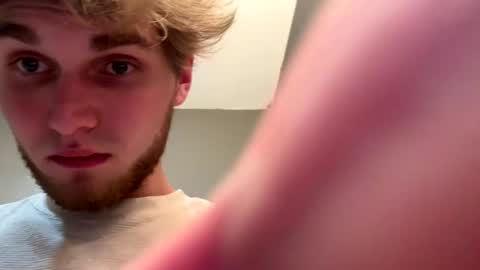 bigskinnyboyshh online show from February 18, 2025, 4:26 am