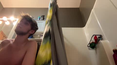 bigskinnyboyshh online show from February 19, 2025, 7:17 am