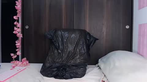 laura online show from December 9, 2024, 11:34 pm