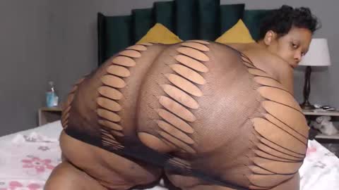 Snapshot of bigsuperbutt chatting on January 7, 2026, 7:33 am bigsuperbutt online show from January 7, 2026, 7:33 am