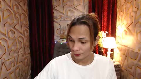 sophia online show from November 6, 2025, 11:33 am