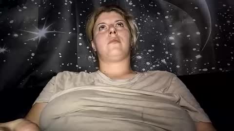 bigtitslala online show from October 10, 2025, 7:24 pm