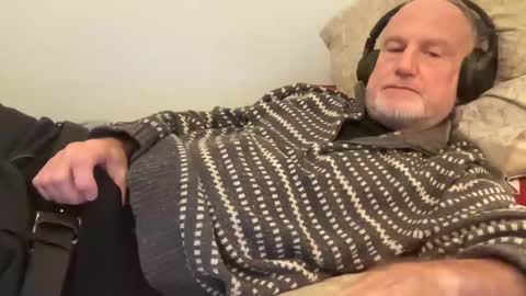 Bigwebone online show from November 1, 2025, 1:07 am