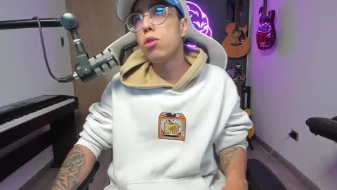 bigxboy96 online show from January 15, 2025, 4:25 am