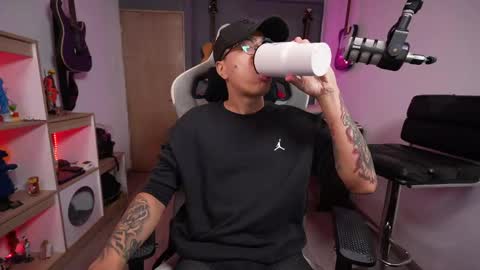 bigxboy96 online show from June 3, 2026, 2:03 am