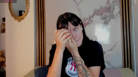 bilie__eilish online show from April 21, 2026, 11:38 am