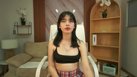 billiebrownn online show from April 6, 2026, 7:04 pm