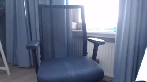 bimbo_boi01 online show from November 6, 2025, 8:59 am