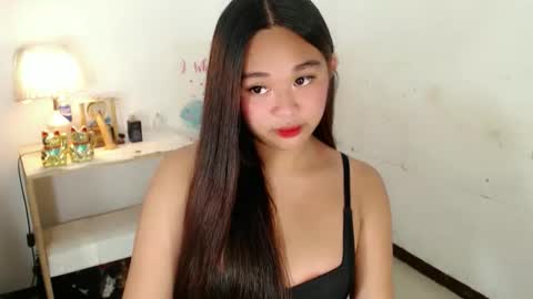 binnie_katchins online show from November 30, 2025, 8:13 pm